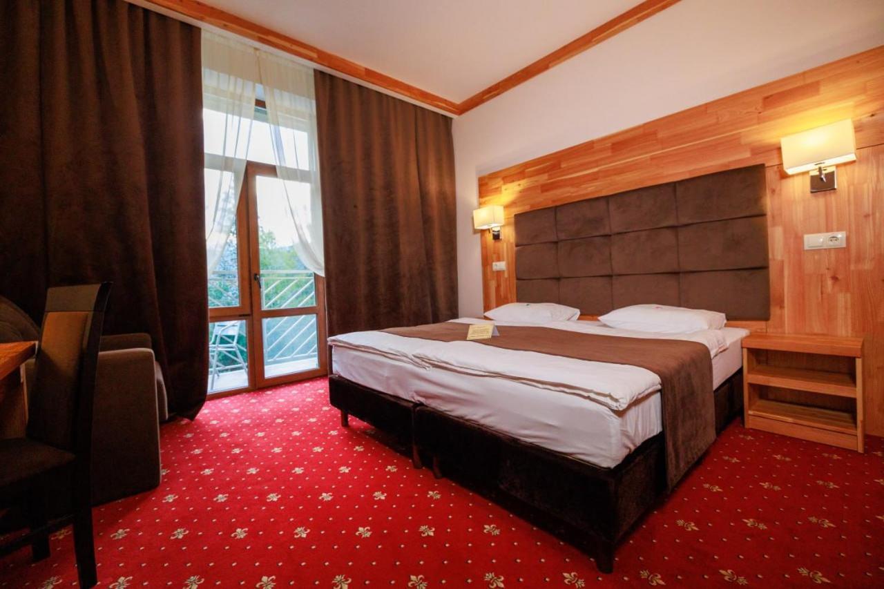 Romantik Spa Hotel Yaremche Exterior photo